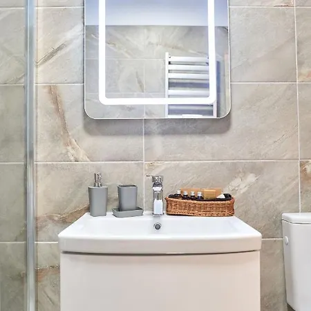 Mimosa Luxury 160 N Pool Apartment Năvodari